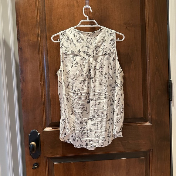 Club Monaco Silk Sleeveless Top - Picture 5 of 8